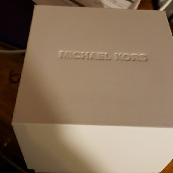 Mk Bradshaw smartwatch - Picture 5 of 6